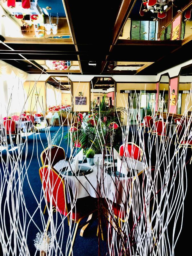 Interhotel America Pisek  Ngoại thất bức ảnh